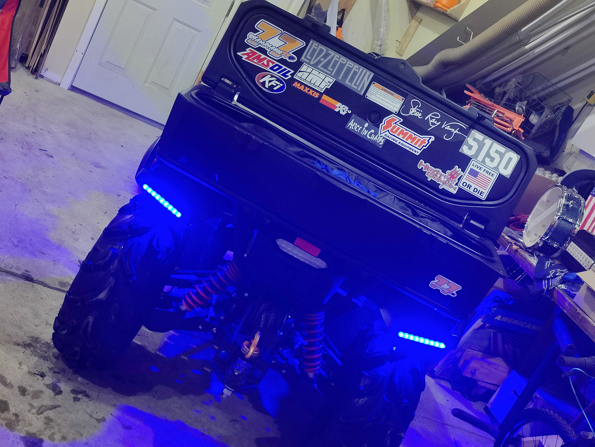 Rear end of 2019 Yamaha Grizzly 700 SE rock lights